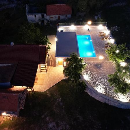 Patakun Holiday Home For 5, With Heated Pool Lecevica 外观 照片