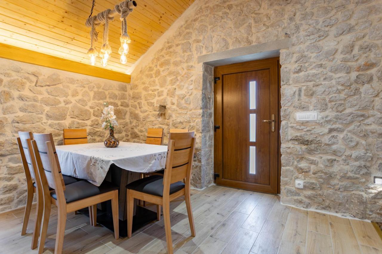 Patakun Holiday Home For 5, With Heated Pool Lecevica 外观 照片