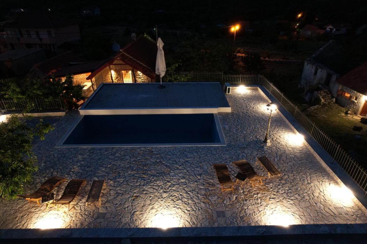 Patakun Holiday Home For 5, With Heated Pool Lecevica 外观 照片