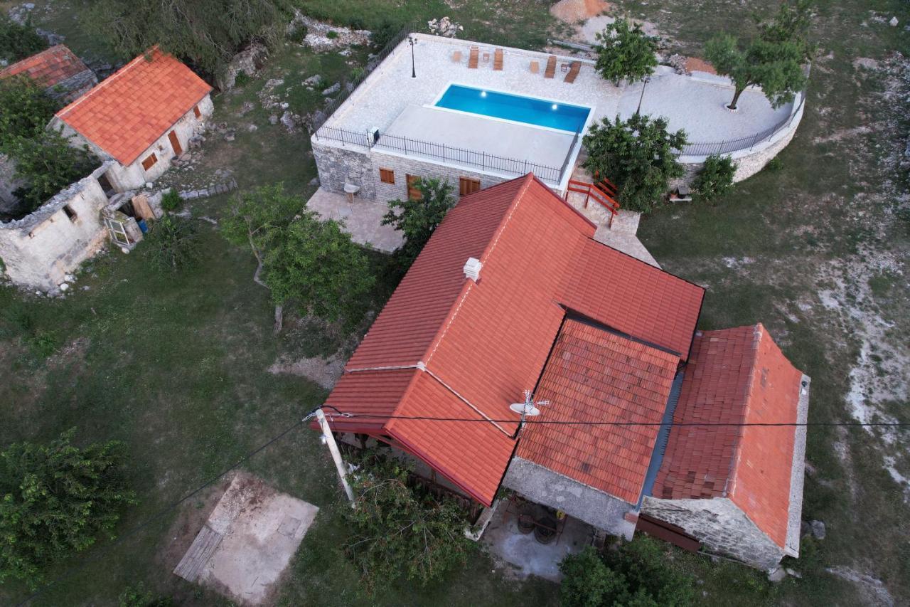 Patakun Holiday Home For 5, With Heated Pool Lecevica 外观 照片