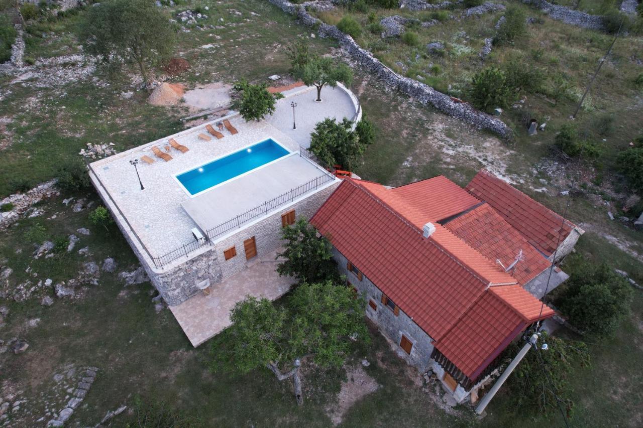Patakun Holiday Home For 5, With Heated Pool Lecevica 外观 照片