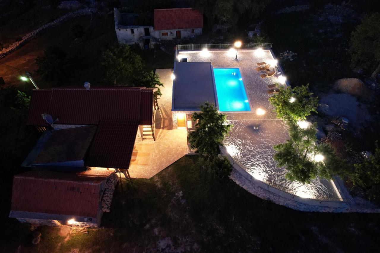 Patakun Holiday Home For 5, With Heated Pool Lecevica 外观 照片