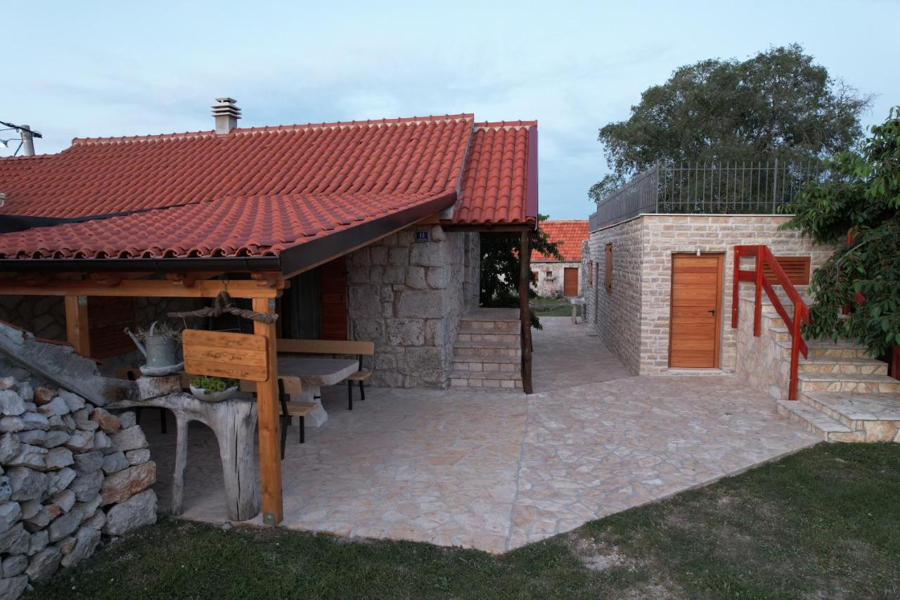 Patakun Holiday Home For 5, With Heated Pool Lecevica 外观 照片