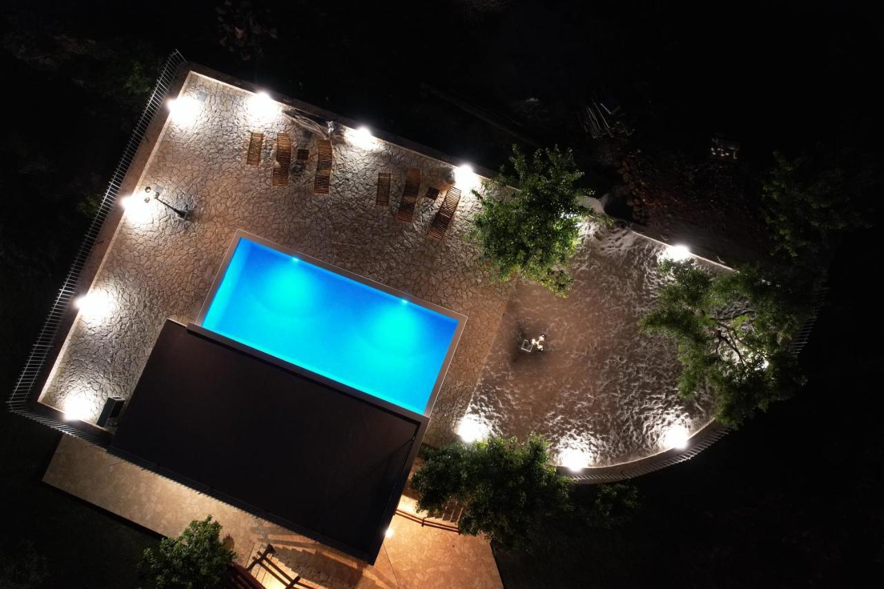 Patakun Holiday Home For 5, With Heated Pool Lecevica 外观 照片